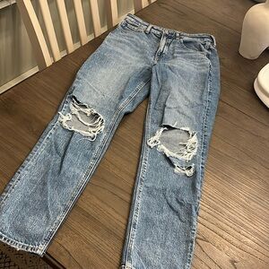 American Eagle Mom Jean Size 6 Long with ripped knees